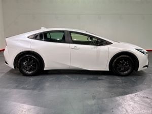 Toyota Prius 1.8 HYBRID AUTOMATIC NEW MODEL - CRUI - Image 3