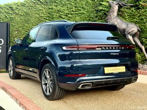 Porsche Cayenne 2024 - Image 4