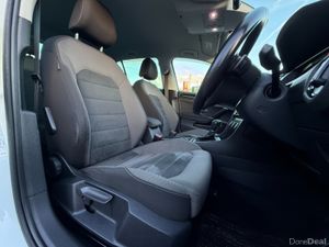 Volkswagen Golf 1.4 HIGHLINE VIRTUAL CLOCKS SAT NA - Image 4