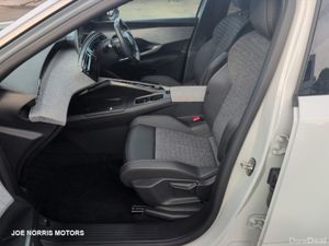 Peugeot 3008 STD ALLURE MHEV AUTOMATIC - Image 4