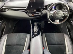 Toyota C-HR C-HR Hybrid - Image 4