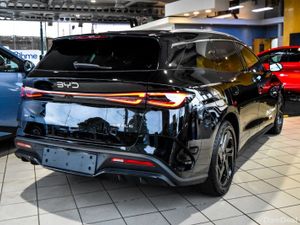 BYD Seal 6 Touring Plug in Hybrid Demo - Image 4