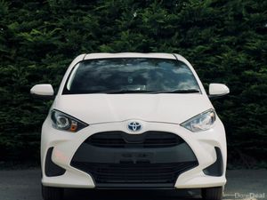 Toyota Yaris 1.5 Hybrid 2023 | Stylish & Efficient - Image 3