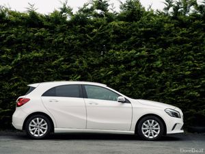 Mercedes Benz A180 2016 | Blind Spot Assist - Image 4