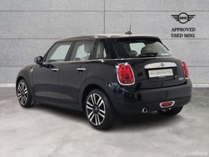 Mini Cooper 5-Door Cooper Exclusive - Image 2