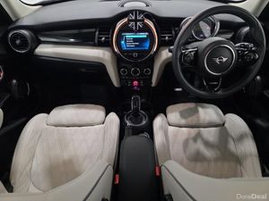 Mini Cooper 5-Door Cooper Exclusive - Image 4
