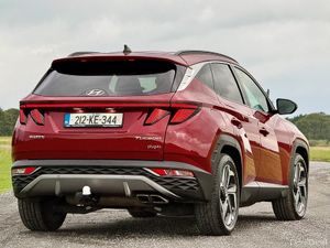 265 BHP 4WD PHEV 1 owner with Full History - Image 3