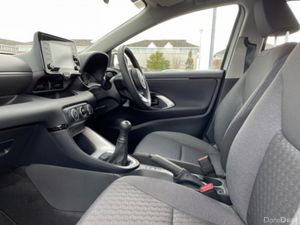 Toyota Yaris - Petrol - New Generation - Luna Edit - Image 4