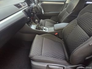 Skoda Superb AMBITION 2.0 TDI 150HP AUTO ONE OWNER - Image 4