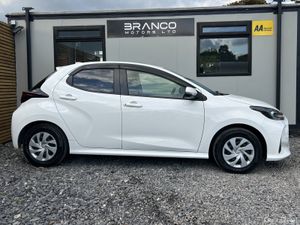 Toyota Yaris 1.5 Hybrid 2021 - Image 4