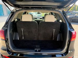 Kia Sorento 7 Seats / 4 Wheel Drive / Glass roof - Image 4