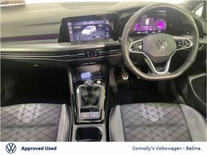 Volkswagen Golf 1.5 TSI 130HP R-Line - Image 3