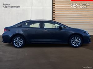 Toyota Corolla *SAVE €4,500!* COROLLA SALOON LUNA - Image 3