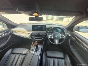 BMW 5-Series 530e M Sport Saloon - Image 4