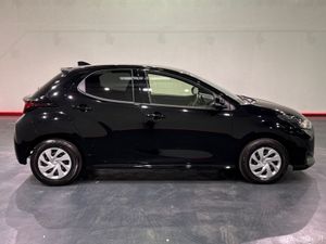 Toyota Yaris ONLY 50KM! 1.0L PETROL AUTOMATIC - RE - Image 3