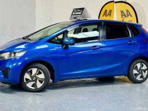 2015 Honda Fit / Jazz 1.5 Hybrid Automatic - Image 4