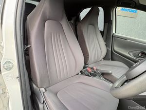 Toyota Yaris 1.0 VVTi Automatic Low Km 2021 - Image 4