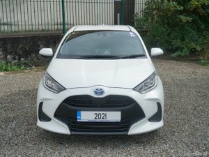 2021 Toyota Yaris Hybrid - Image 3