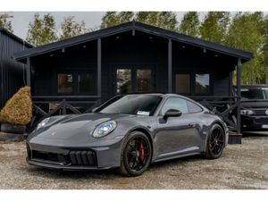 Porsche 911 4 GTS - Image 3