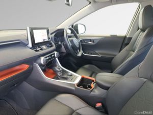 Toyota RAV4 HYBRID AUTO Adventure 4WD - Image 4