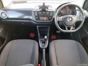 Volkswagen up!  AUTO 5dr - Image 4