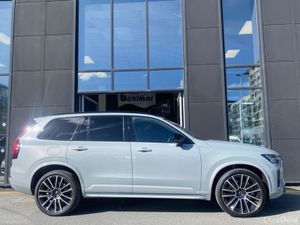 Volvo XC90 T8 Ultra Dark AWD Auto (PHEV) - Image 4