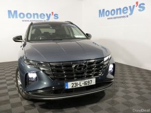 Hyundai Tucson Executive Plus Diesel 1.6L SUV - Av - Image 3
