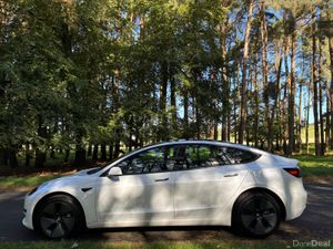 Tesla Model 3 2021 - Image 4