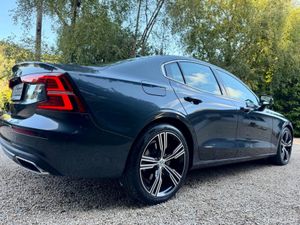 Volvo S60 T8 INSCRIPTION *Adaptive Cruise ControlH - Image 4