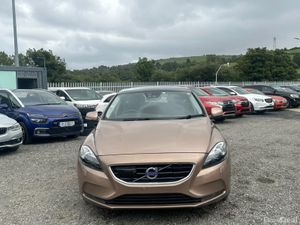 Volvo V40 1.6L DIesel Automatic Fresh Import (6568 - Image 2