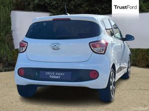 Hyundai i10 1.2 Premium SE 5dr- Heated Front Seats - Image 4
