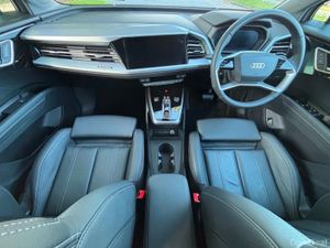 Audi Q4 e-tron 40 SPORT BLACK LEATHER - Image 2
