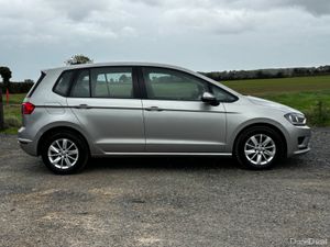 VW Golf Sportsvan / automatic / only 73km - Image 2
