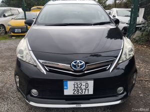 Toyota Prius 2013 alpha 7seats - Image 2