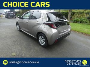 Toyota Yaris 1.5 AUTO HYBRID - Image 4