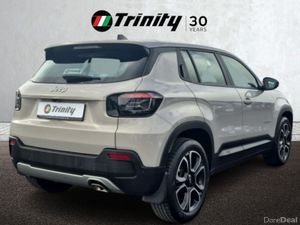 Jeep Avenger ** LOW KMS ** Altitude ** 1.2 100HP * - Image 3
