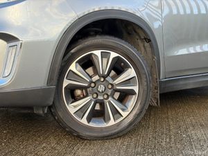 Suzuki Vitara 1.5 S1-HEV SZ5 AGS 5DR AUTO - Image 2