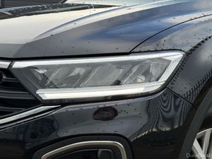 Volkswagen T-Roc LIFE TSI - Image 2