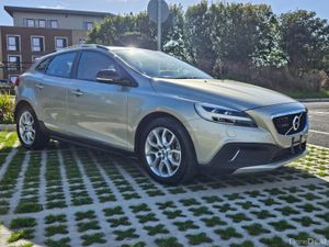 2016 VOLVO  V40 2.0 DIESEL CROSS COUNTRY AUTO - Image 3