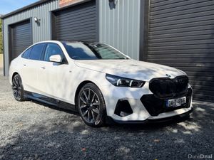 241 BMW 530 M-SPORT HIGH SPEC - Image 3