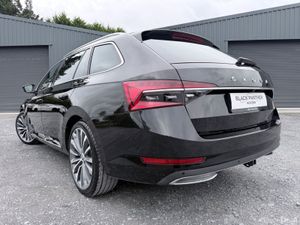 Skoda Superb 201’ Laurin&Klement AUTOMATIC/LOW KM - Image 3