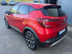 Renault Captur EVOLUTION TCE 5DR AS NEW CAR!! - Image 4