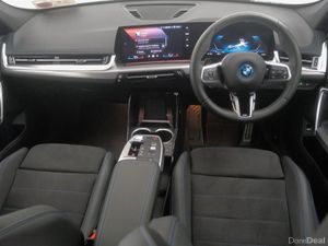 BMW iX1 eDrive20 M Sport - Image 4