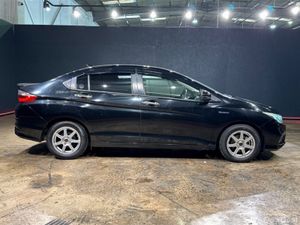 Honda Grace 1.5 HYBRID SALOON - ALLOY WHEELS - CRU - Image 3