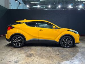 Toyota C-HR 1.8 HYBRID - G SPEC W/BLACK HALF LEATH - Image 3
