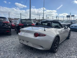 Mazda MX-5 Roadster - Image 4