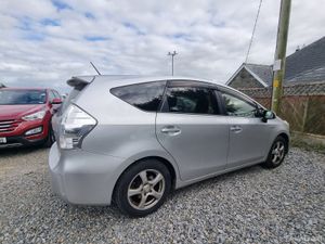 €6900 Toyota Prius 2013 alpha 7 seater €6900 - Image 3