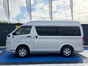 Toyota HiAce 4WD 3.0L DIESEL - 7 SEATS -  AUTO - 1 - Image 4