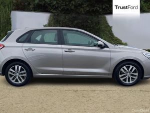 Hyundai i30 SE Nav - Image 3