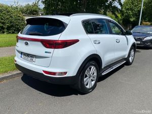 KIA SPORTAGE 1.7 CRDI PLATINUM - Image 4